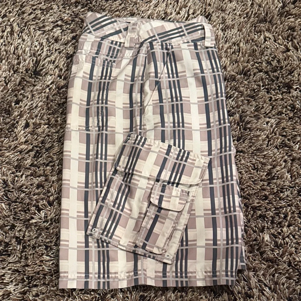 Under Armour Men’s Plaid Cargo Shorts - Beige and Gray